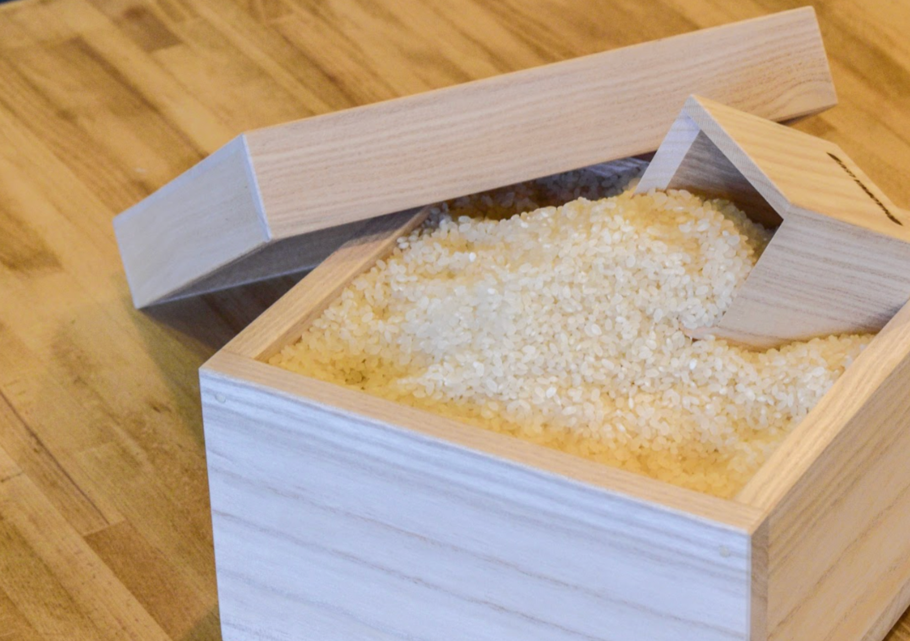 お米、袋のまま放置していませんか？桐の米びつに変えたら、ごはんがちょっとおいしくなった話。