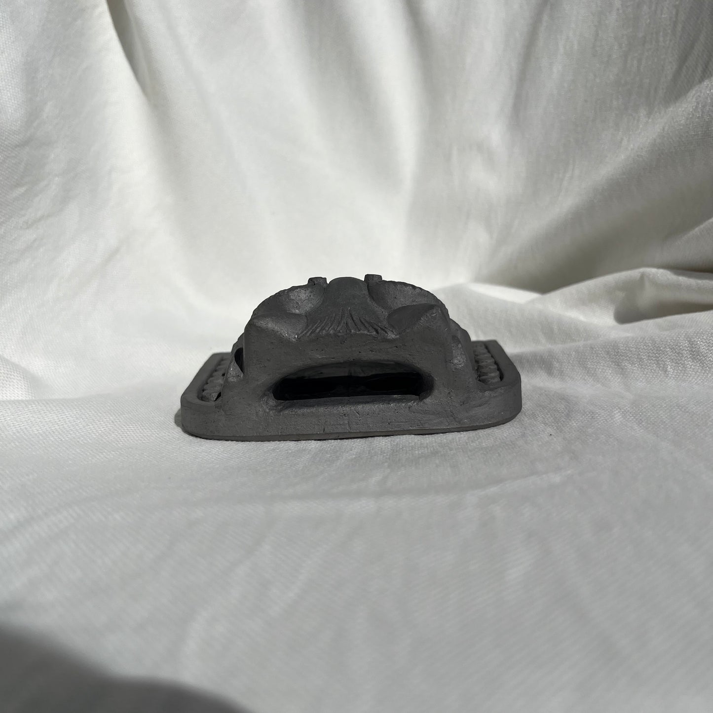 卓上鬼面< 笑 >七夕豪雨で消えた「清水の鬼瓦」