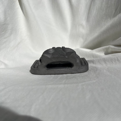 卓上鬼面< 笑 >七夕豪雨で消えた「清水の鬼瓦」