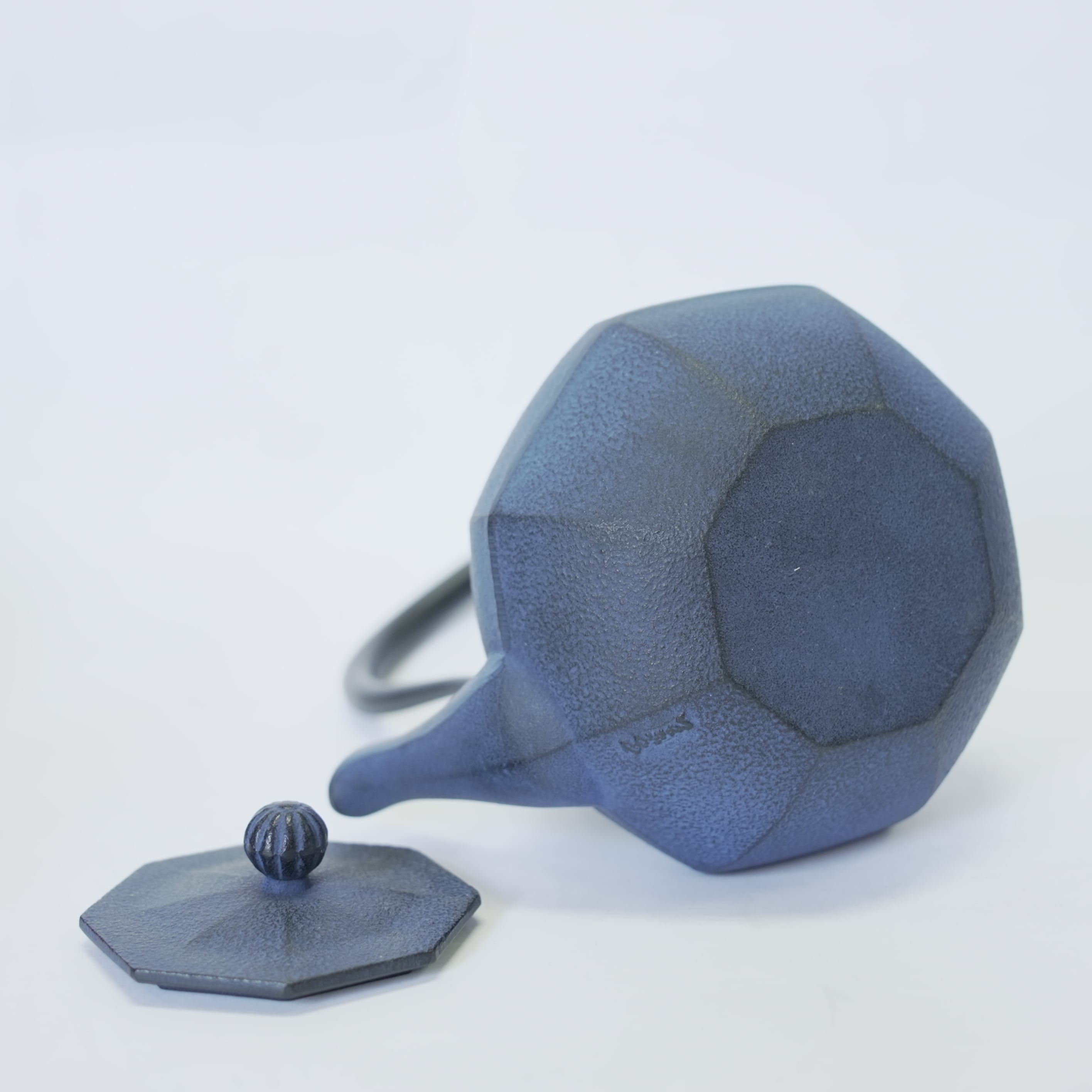 IH対応 1848年創業「南部鉄器」鉄分が取れる湯沸かし鉄瓶 みやび 青 1L