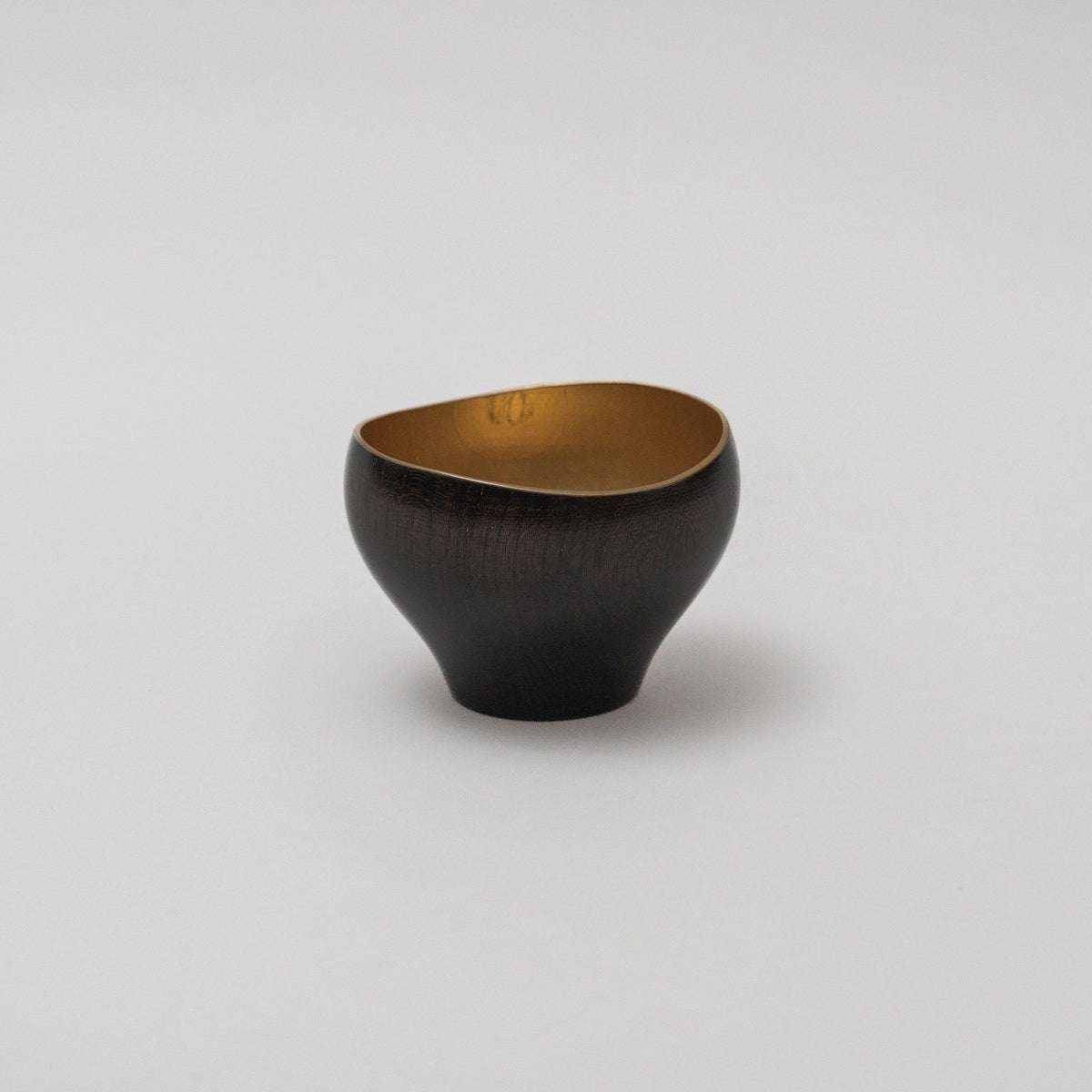 UNESCO Intangible Cultural Heritage Registered 'Yuragi' Gold Leaf Guinomi Sake Cup