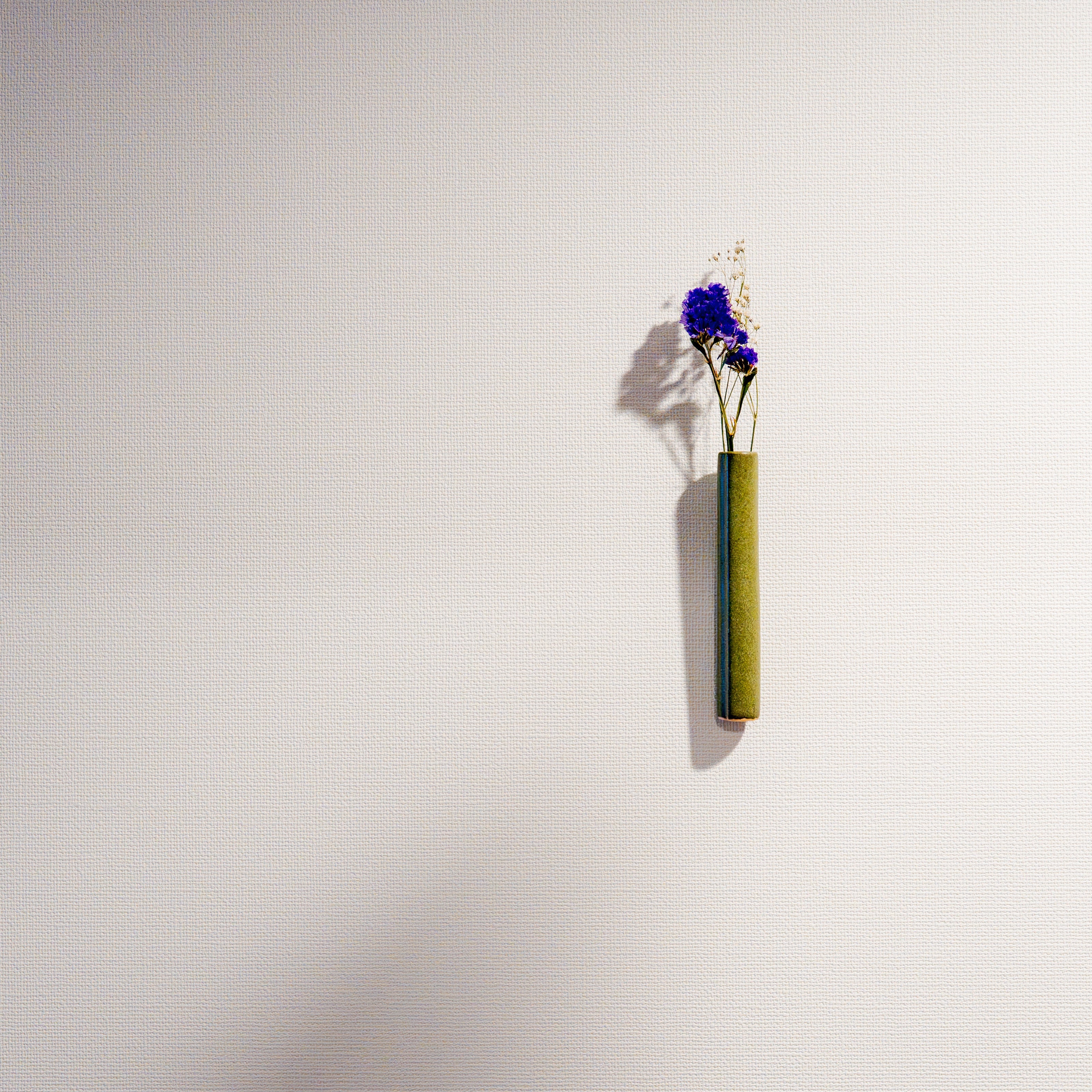 "TUKU" Wall-Mounted Vase