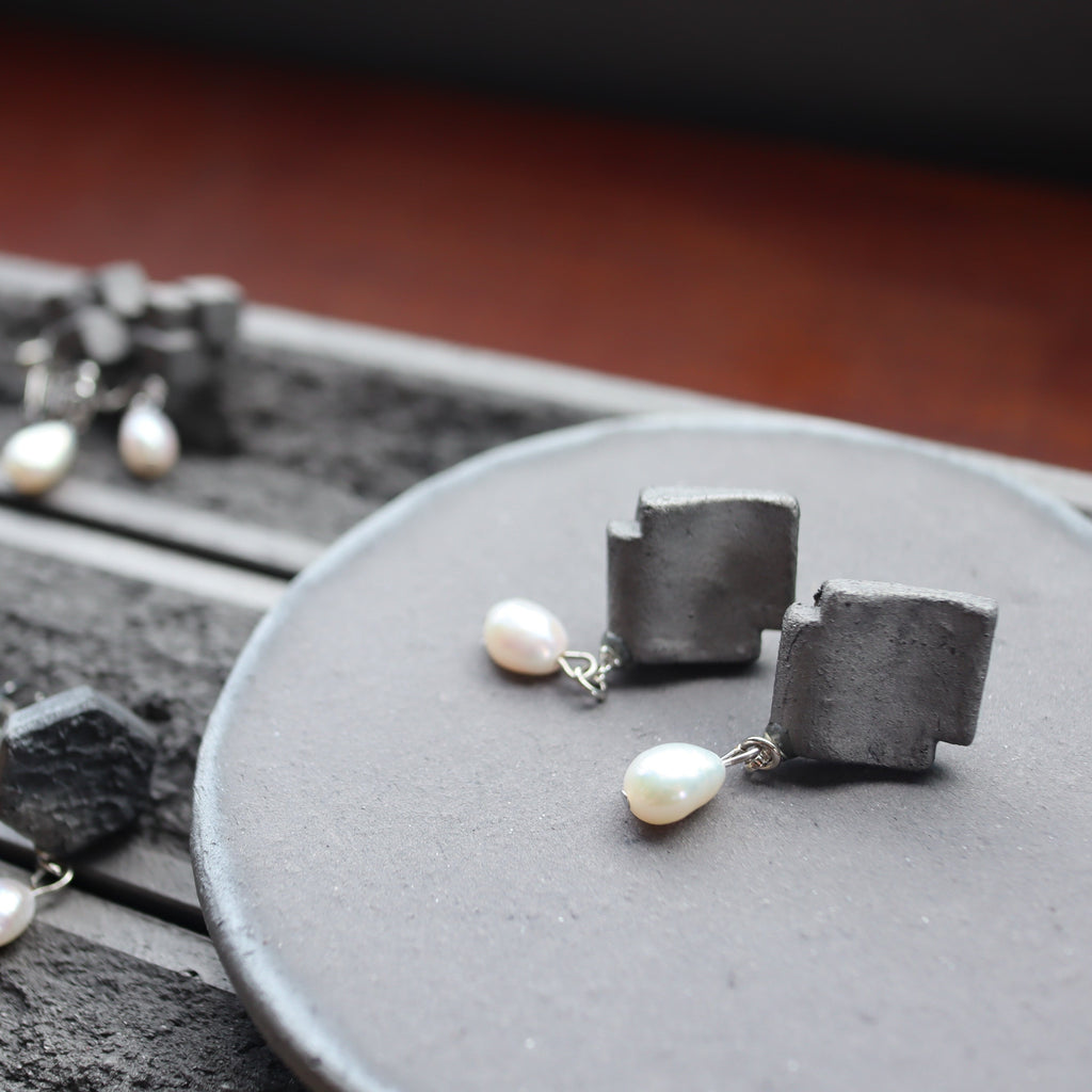 Tile x Pearl Pierced/Clip-on Earrings
