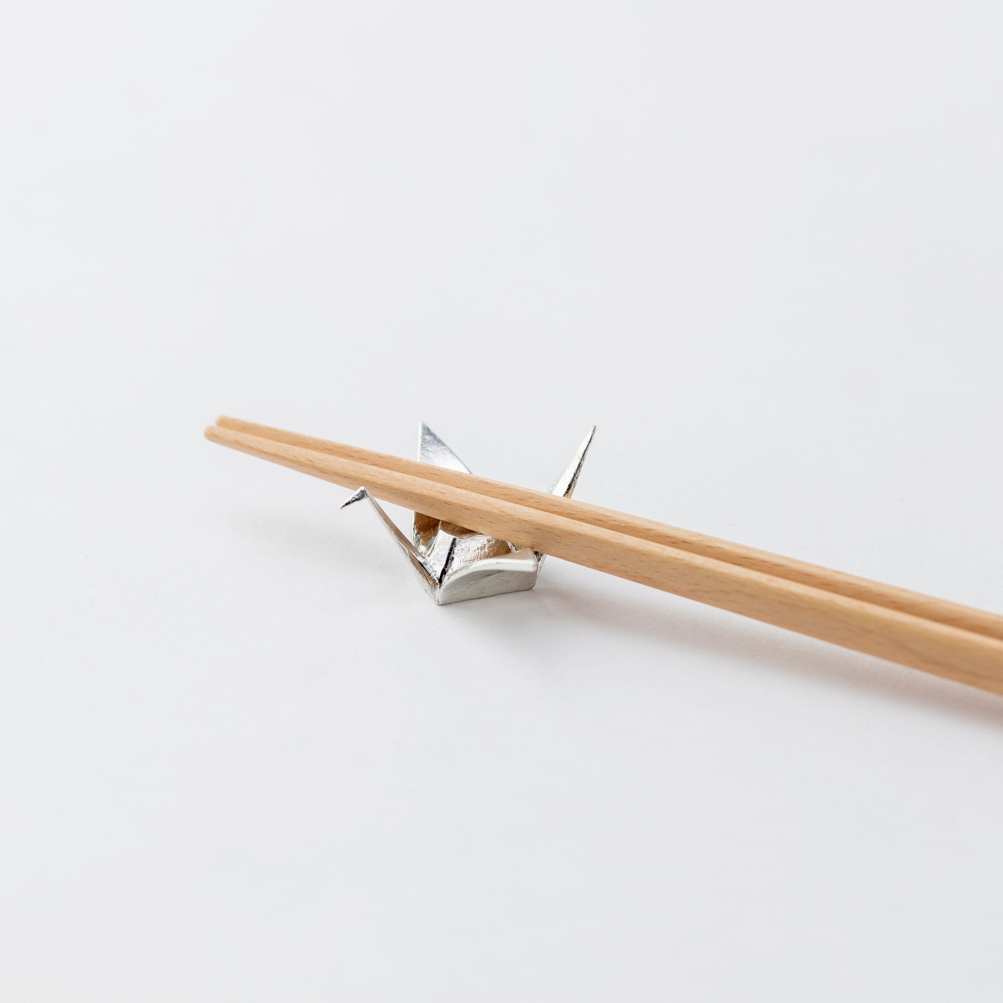 【折々】鶴の箸置き