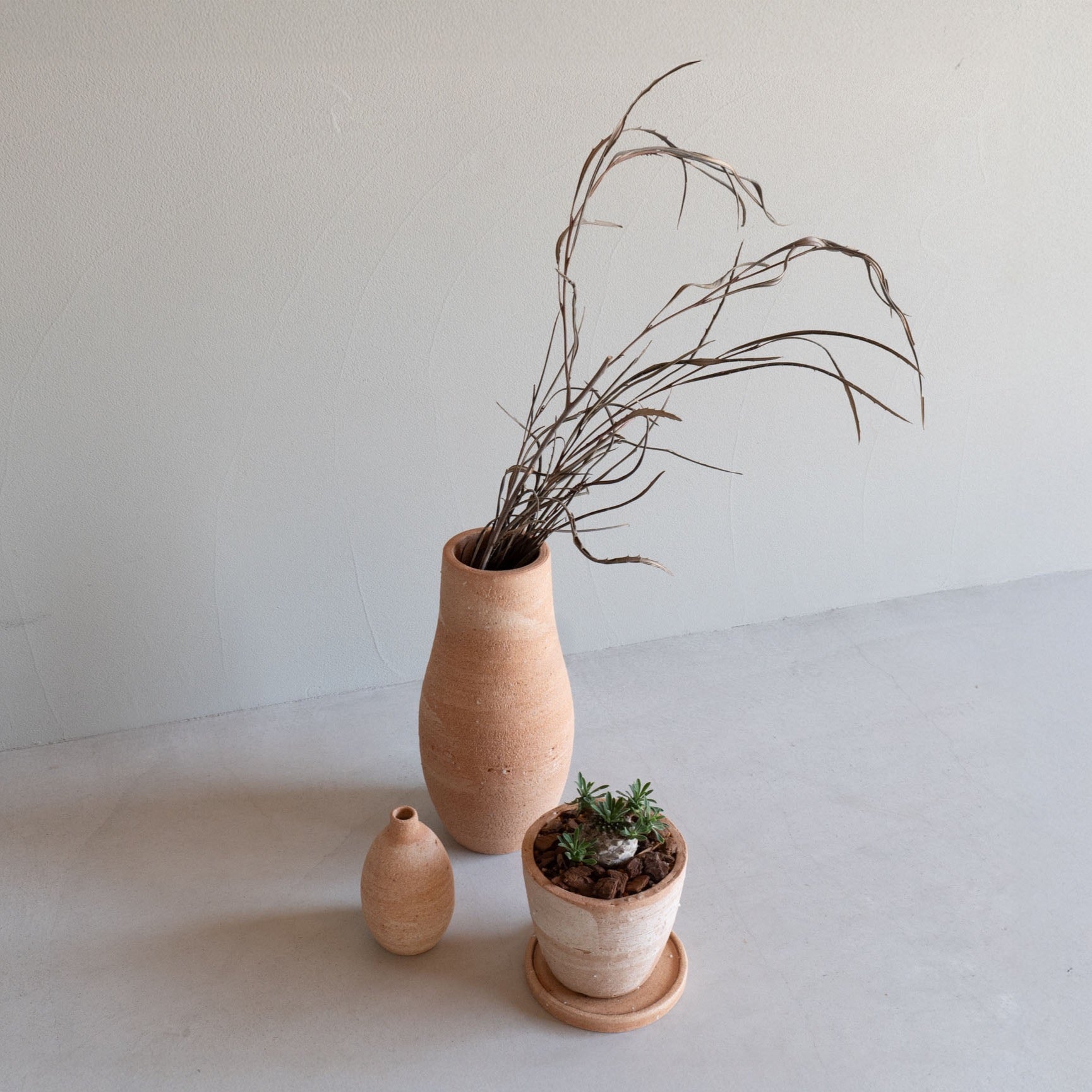 Shigaraki Ware Planter Pot (Size 4) and Saucer Set "HIBI"